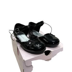 *LAST CHANCE SALE ITEM* NIB/NWT Black Dressy Sandals - Christie & Jill - 6